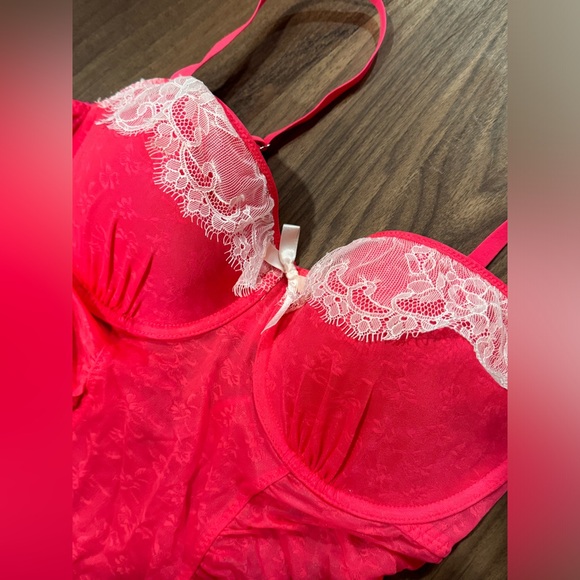 Victorias Secret 36D lingerie like new - Picture 3 of 5